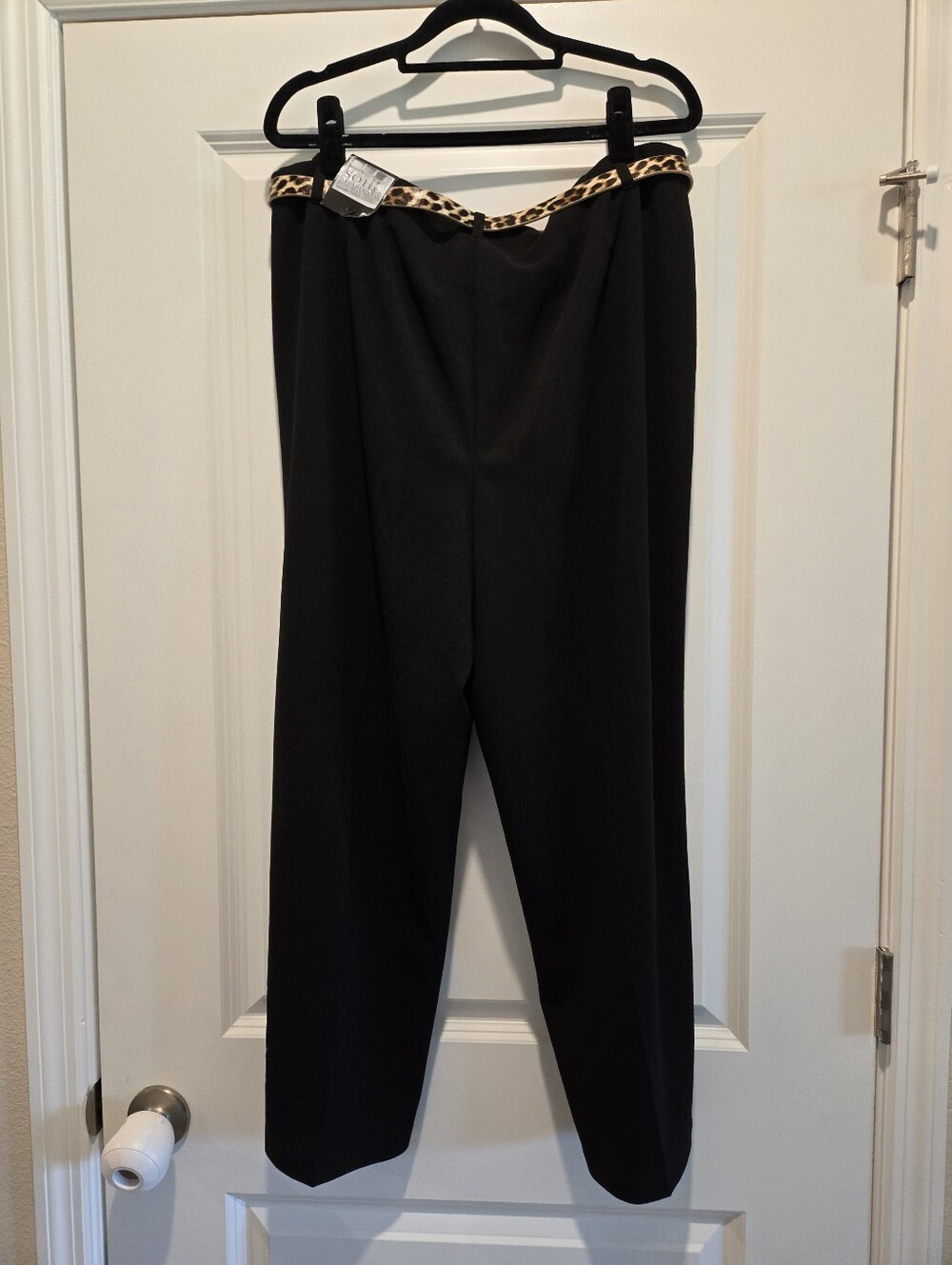 Soho Apparel NWT Classic Black Cropped Pants With Leopard Belt, Size 2X - Picture 8 of 8